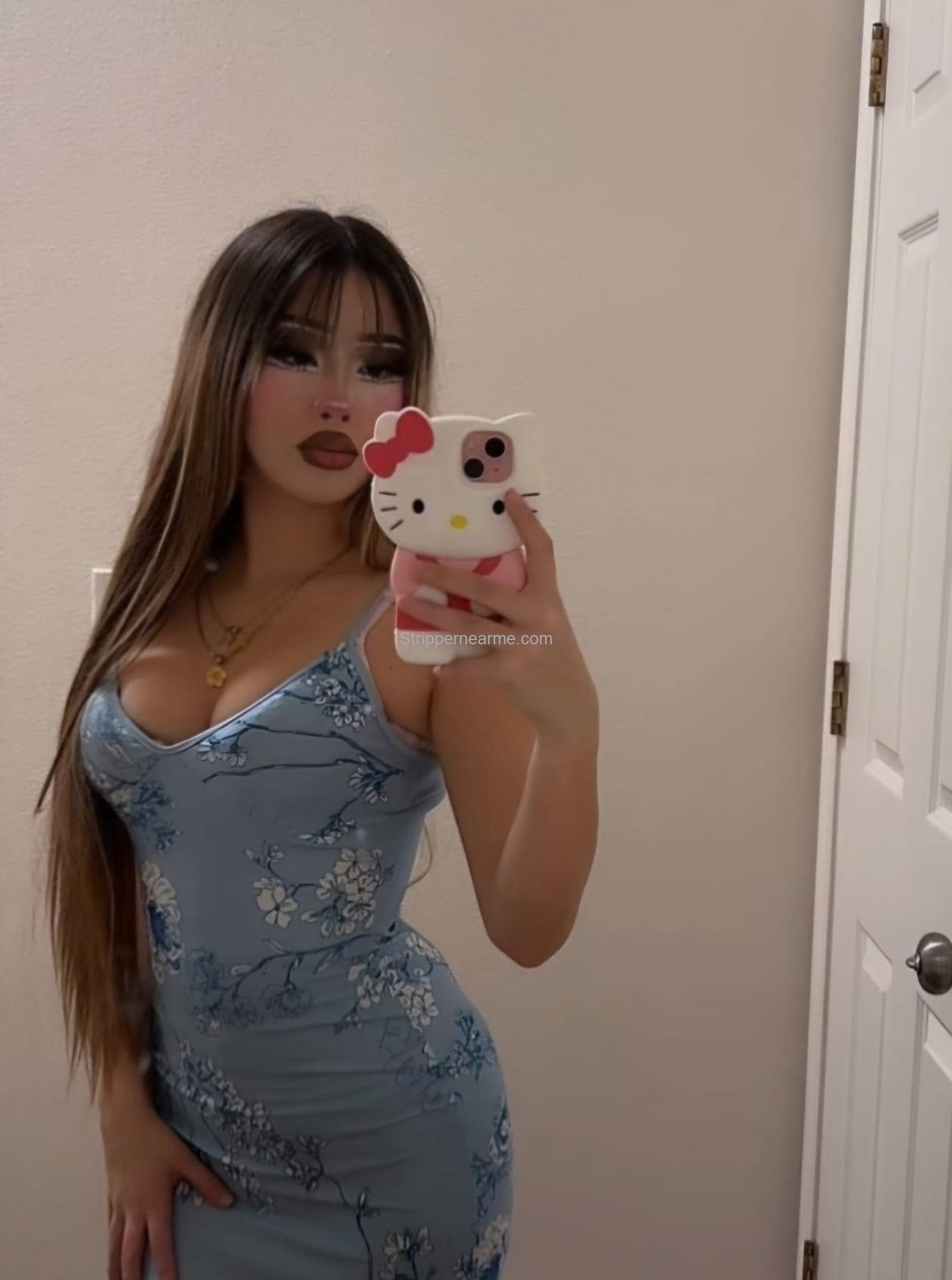 Outcall strippers near me who travel to your home or hotel
